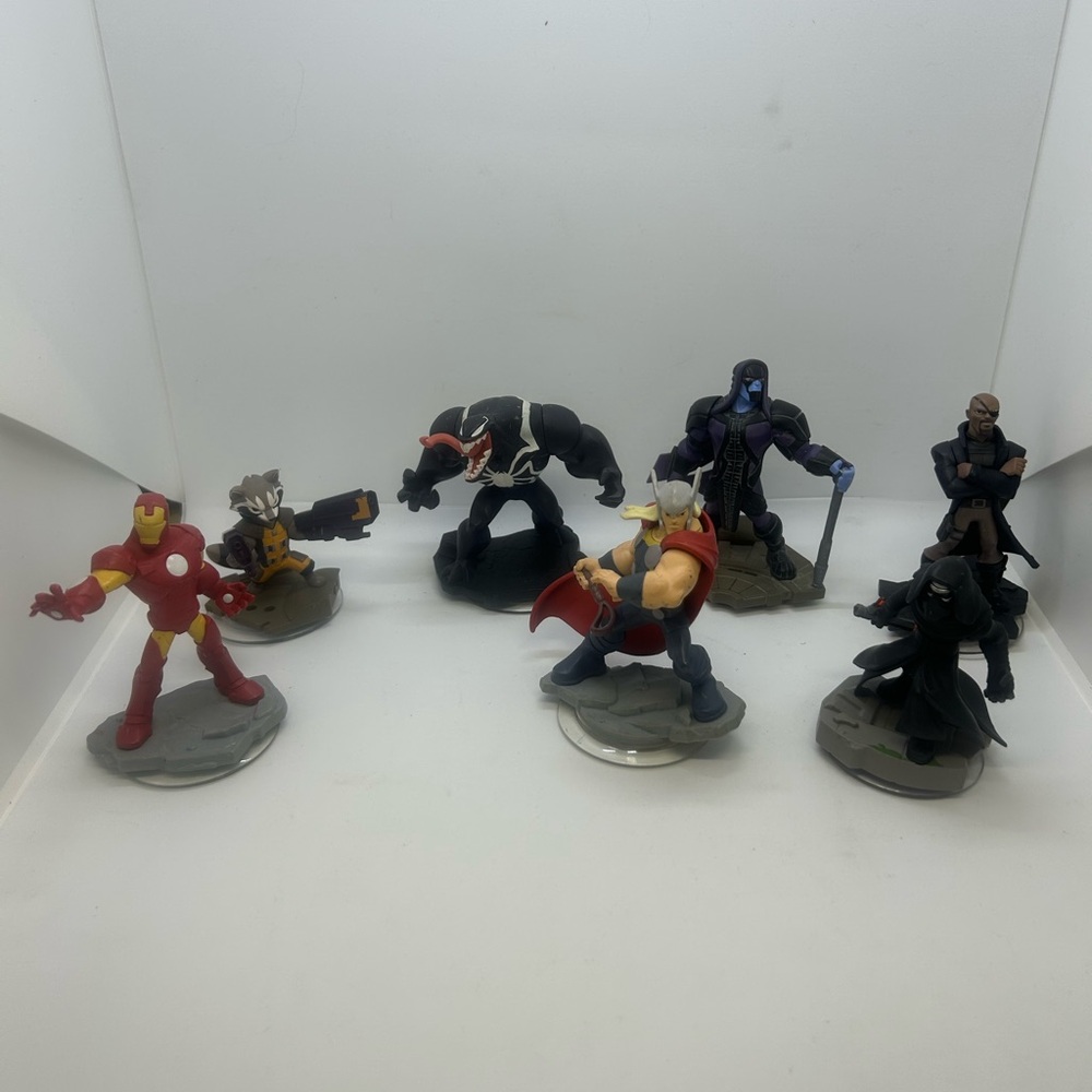 Lot of 7 Disney Infinity Figures